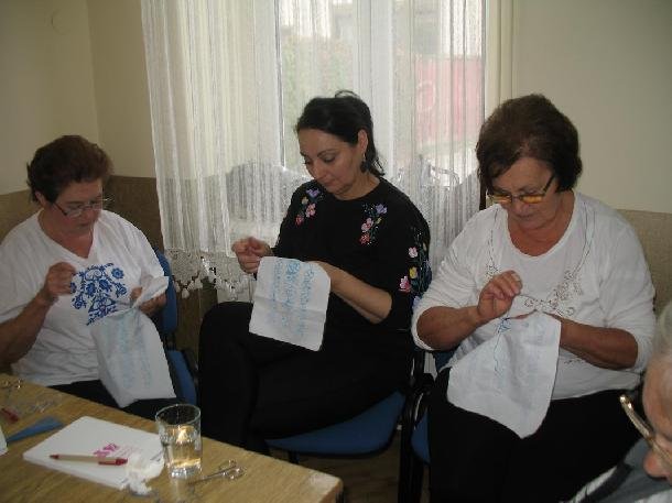 Vysivanie v St Pazove 04.jpg