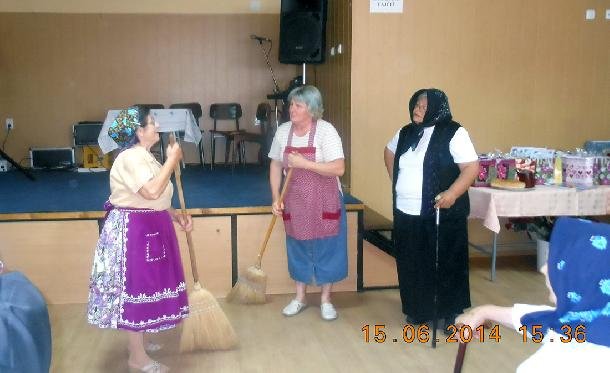 06-Scenka-Susedy.jpg