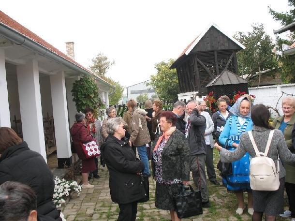 Vysivanie v St Pazove 07.jpg