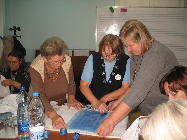 Vysivanie v St Pazove 03.jpg