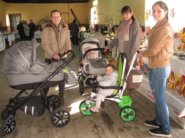 Vystava jarnych a velkonocnych aranzmanov 10.JPG