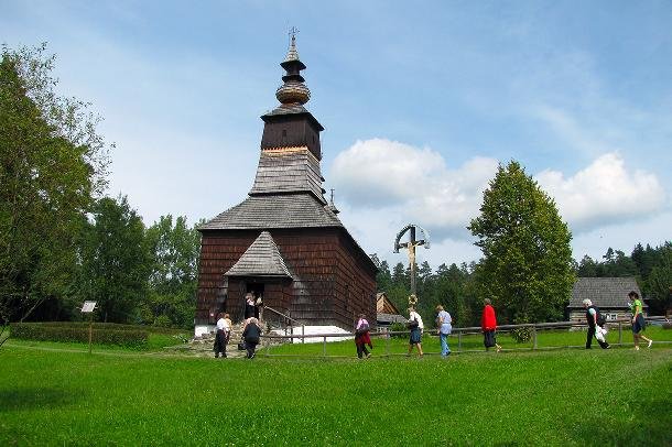 Skanzen - etno dedinka po hradom